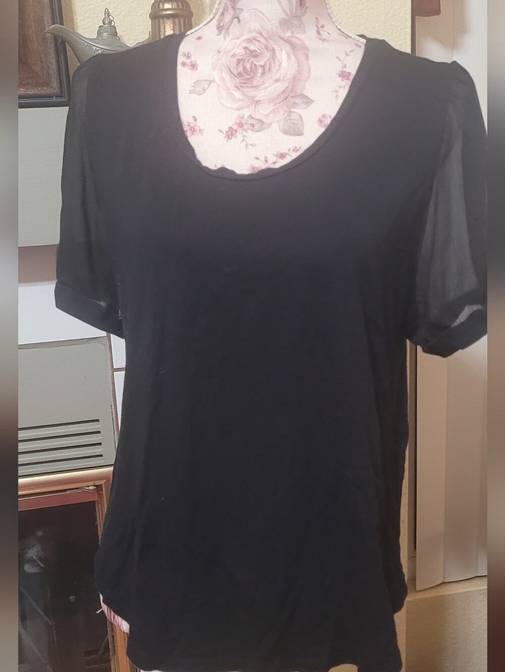 Dkny Black Short Sleeve Scoop Neck Tee